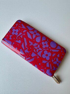 Louis Vuitton Limited Edition Sweet Monogram Vernis Leather Zippy Wallet